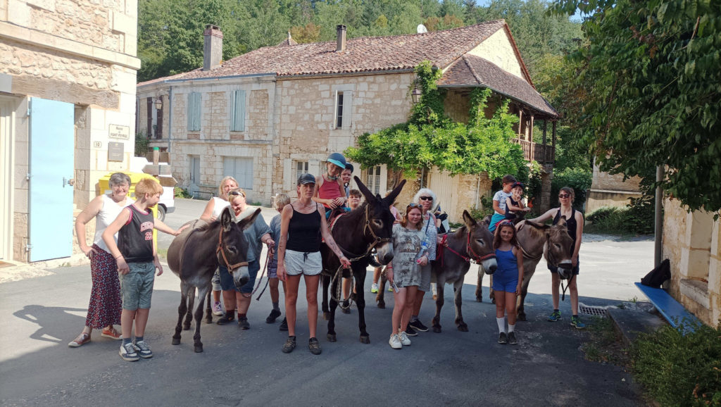 balade à dos d'âne à Saint-Georges-de-Monclard EVS La Clé Vergt