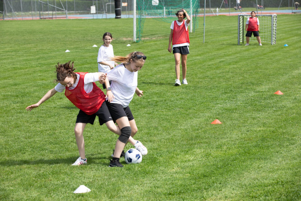 Equipe de foot féminine de Port-Sainte-Marie créée par le centre social VME - photo de Catherine Cabrol